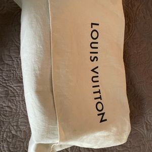 100% Authentic Graceful MM Shoulder Bag.